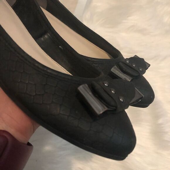 Bar III Penguins flats bow detail 6M - Picture 4 of 7